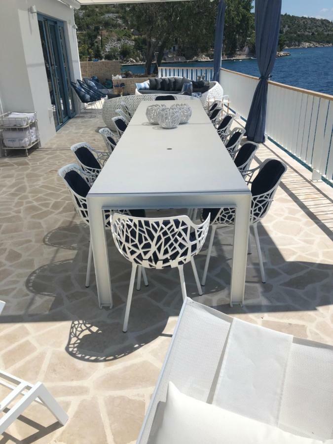 Villa Beline Direct Aan Zee, Verwarmd Zwembad En Sauna Tribanj-Kruscica Luaran gambar
