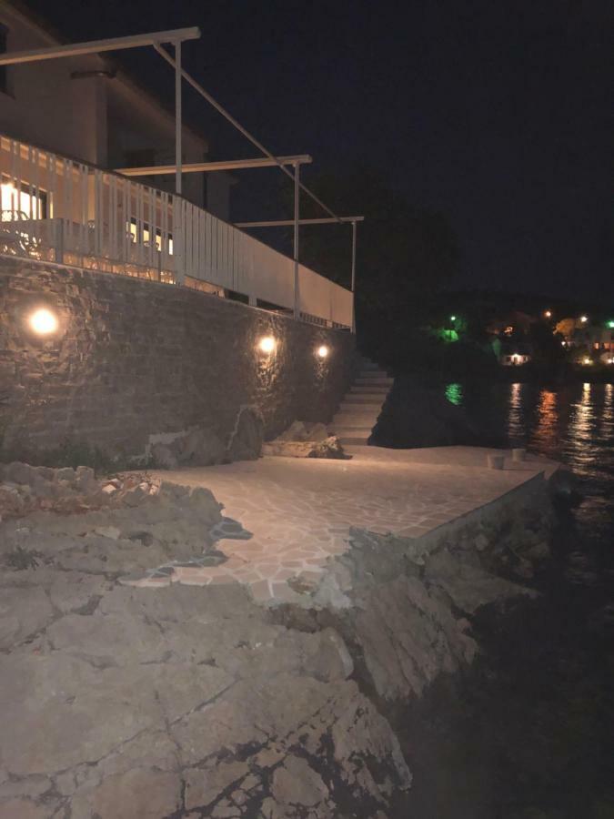 Villa Beline Direct Aan Zee, Verwarmd Zwembad En Sauna Tribanj-Kruscica Luaran gambar